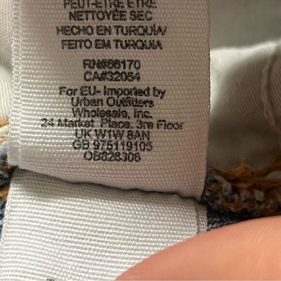 Free People A-Line Mini Skirt Size 31 Blue Distressed Denim Button Fly Raw Hem - Picture 4 of 7